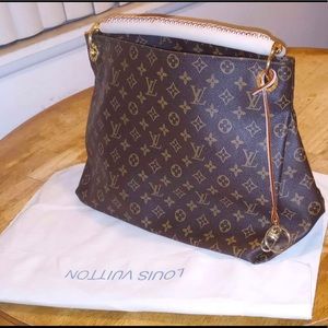 Gorgeous New LOUIS VUITTON ARTSY MM SHOULDER/HANDBAG: BROWN MONOGRAM DESIGN
